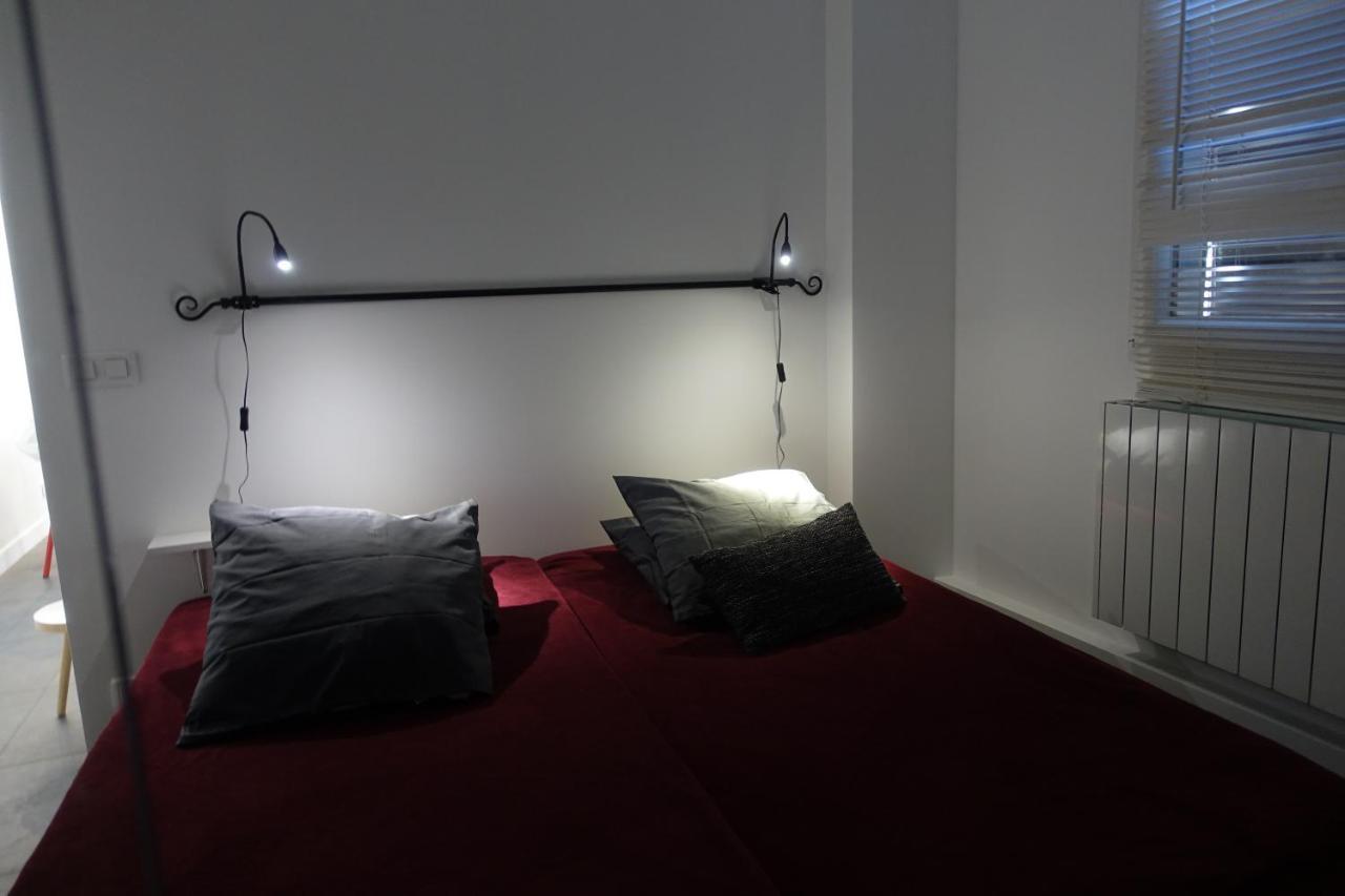 Cite Pilleux - Cozy Apartment In A Private Lane Paris Eksteriør bilde